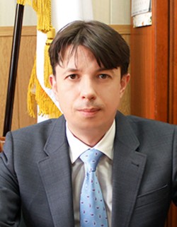 Андрей Петрович Середа, кандидат медицинских наук,  с начала 2015 года возглавляет ФГБУ ФНКЦСМ ФМБА России