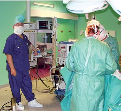 Анестезиолог на операции