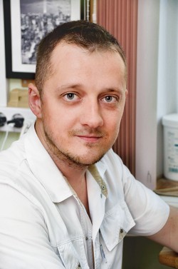 Дмитрий Сергеевич Афоничкин, старший зубной техник лаборатории съёмного протезирования. Фото: Анастасия Нефёдова
