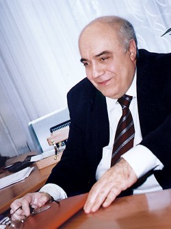 Георгий Багдасаров, директор ФГУ «ЮОМЦ Росздрава». Заслуженный врач России.