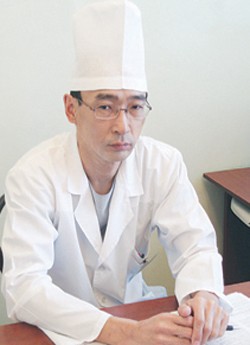 Игорь Ли, заведующий хирургическим отделением