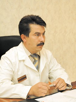 Марат Садыков, врач высшей категории, кандидат медицинских наук, отличник здравоохранения РФ