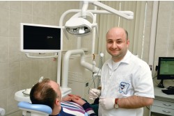 Рустам Ахматович Джаппуев, врач стоматолог-терапевт. Фото: Анастасия Нефёдова
