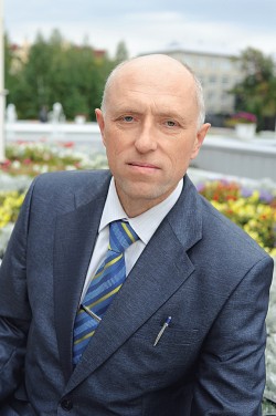 Сергей Харченко, глава Нововаршавского муниципального района Омской области