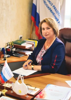Азарова Елена Николаевна, председатель Амурской областной организации Профсоюза работников здравоохранения РФ