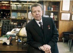 Евгений Иванович Чазов, выдающийся кардиолог, министр здравоохранения СССР 