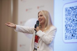Лариса Бердникова, организатор мероприятия и основатель международной академии для владельцев медицинского бизнеса «MedBusinessAcademy»