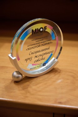 Национальная премия оптической индустрии «Золотой лорнет»