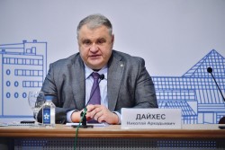 Николай Дайхес, директор ФГБУ «Национальный медицинский  исследовательский центр оториноларингологии ФМБА России», председатель Комитета Торгово-промышленной палаты РФ по предпринимательству в здравоохранении и медицинской промышленности