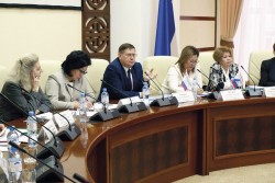 Профсоюз работников здравоохранения РФ и Минздрав России провели совместные совещания по вопросам оплаты труда во всех федеральных округах