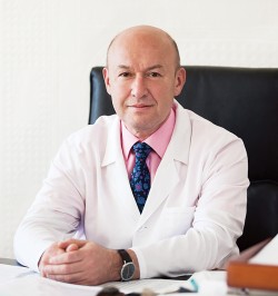 Пётр Дудин — главный врач Иркутской ордена «Знак Почёта» областной клинической больницы