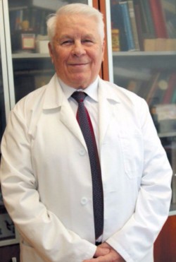 Валерий Захаров, заведующий отделом витреоретинальной хирургии ФГАУ МНТК «Микрохирургия глаза», профессор