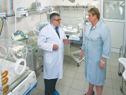 Главный врач в отделении реанимации новорождённых с Верой Евгеньевной Плашкевич