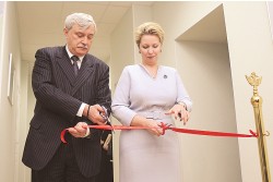 Открытие диагностического центра женского здоровья «Белая Роза» в Санкт-Петербурге. Фото: ИТАР-ТАСС